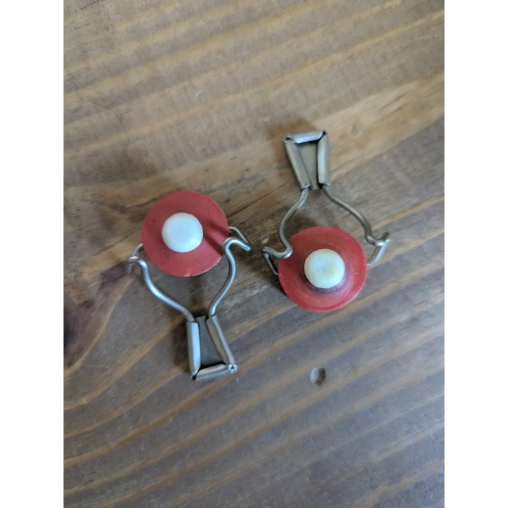 Vtg TRAVCO Swing Top Bottle Stoppers -‎ Made in Hong Kong Set of 2 Green Yellow